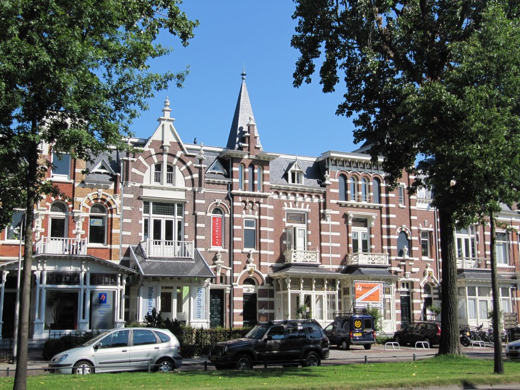 Monumental building Oranjesingel 26-32 by Willem Nabuurs