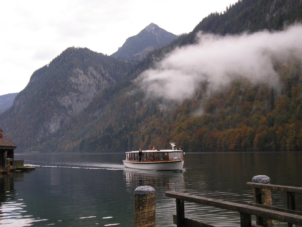 Konigssee, Germany by Moshe Shaharur