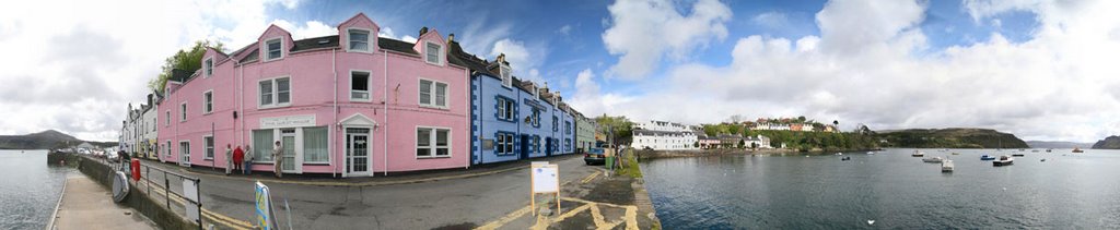 Portree - Harbour front by peterW