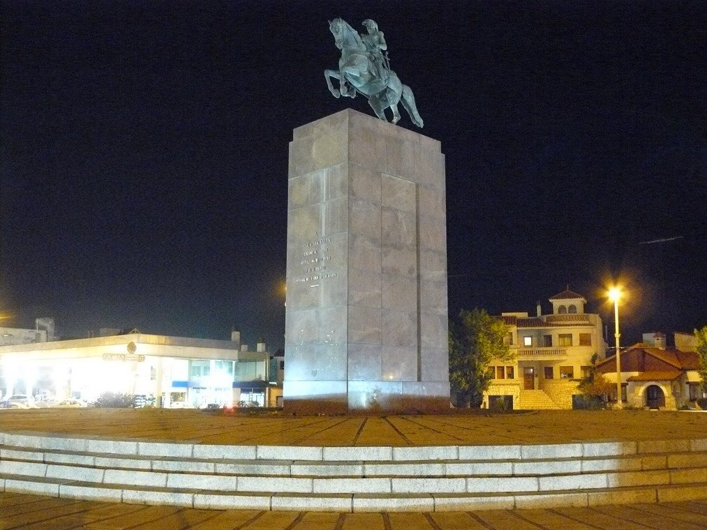 Monumento plaza san martin by Ariel Appiolaza