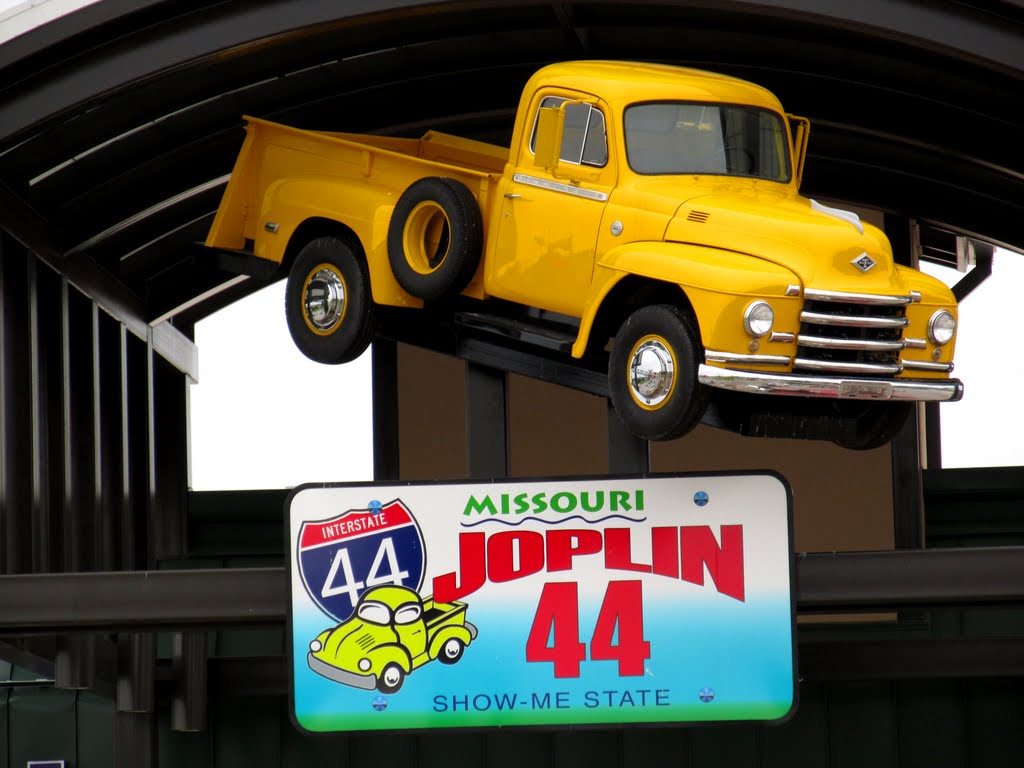 Joplin 44 Truck Stop - Diamond T by 1badgmc