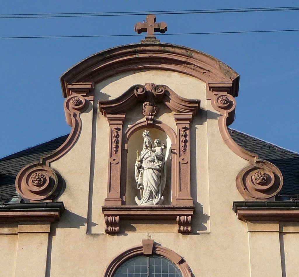 Figurennische mit Immaculata, lat.: Unbefleckte (wovon auch immer) by Immanuel Giel