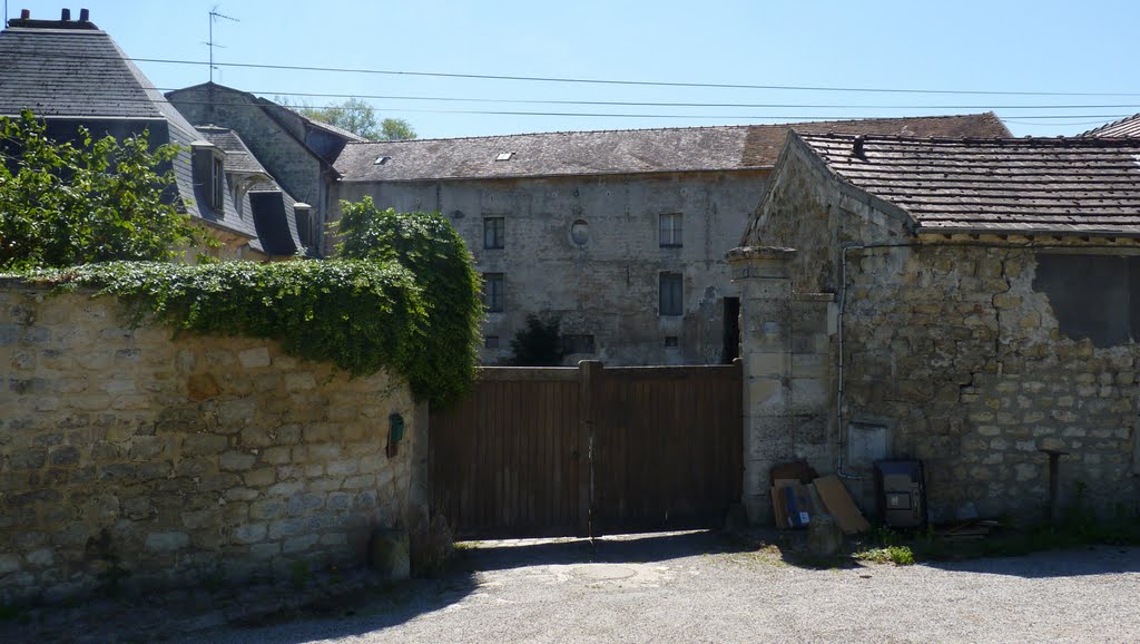 Ferme du vieux moulin à Mours,(Val d'Oise,95). by laurentSnogoogleviews!