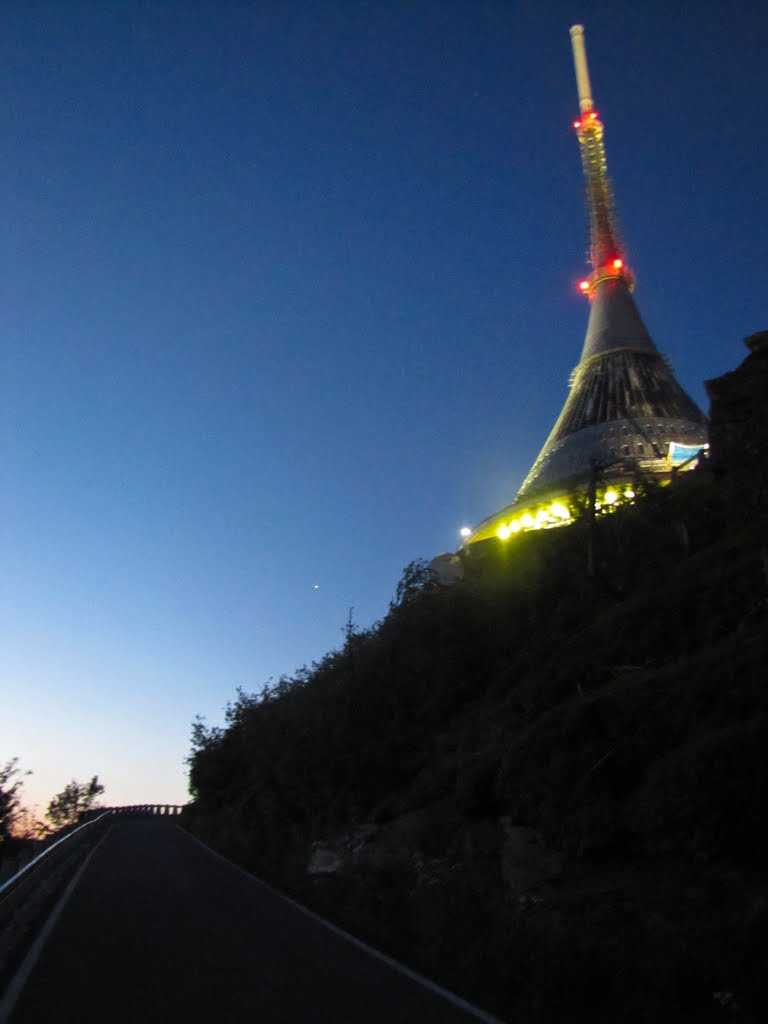 Cestou na Ještěd (1012 m n. m.) ráno by Mirka Schärfnerová