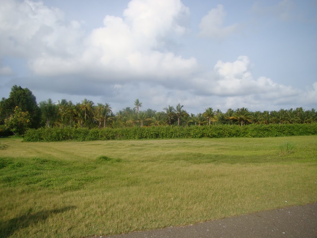 Kaadehdhoo Airport by Adnan Haleem