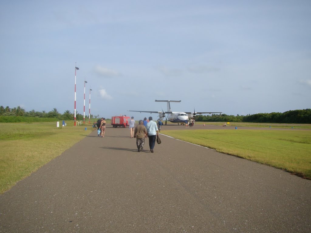 Kaadehdhoo Airport by Adnan Haleem