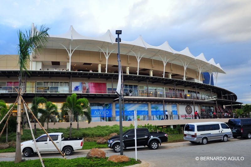 Abreeza Mall, Davao City, Philippines by Silverhead