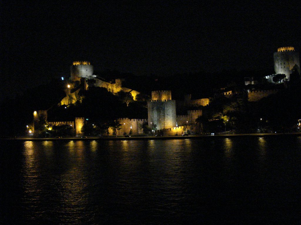 Castle - Rumelihisari - Fort of Rumeli by ---=XEON=---