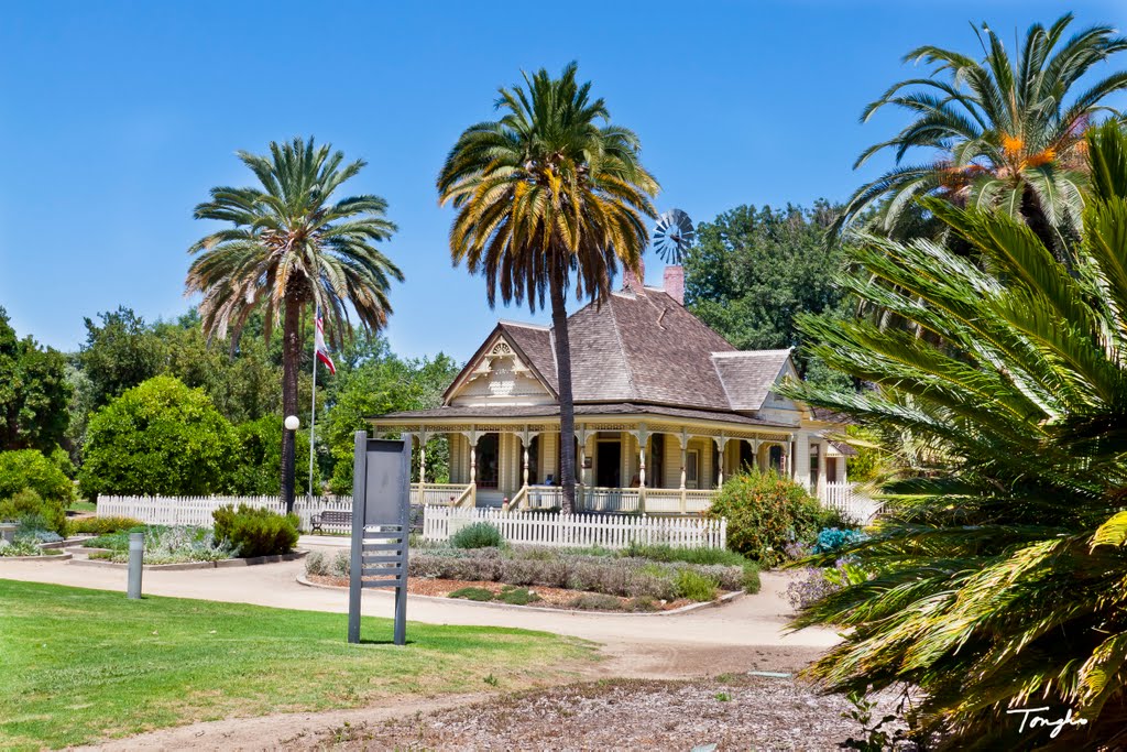 Heritage House, Fullerton Arboretum by Tongho