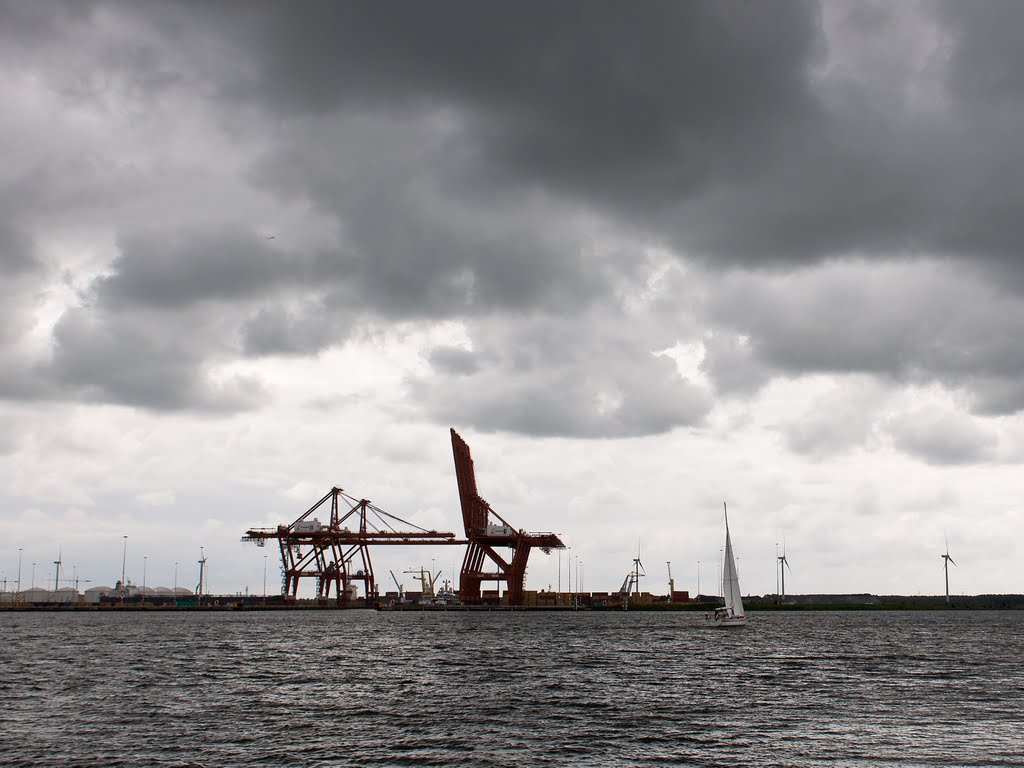 Noord zeekanaal by Lucien Manshanden