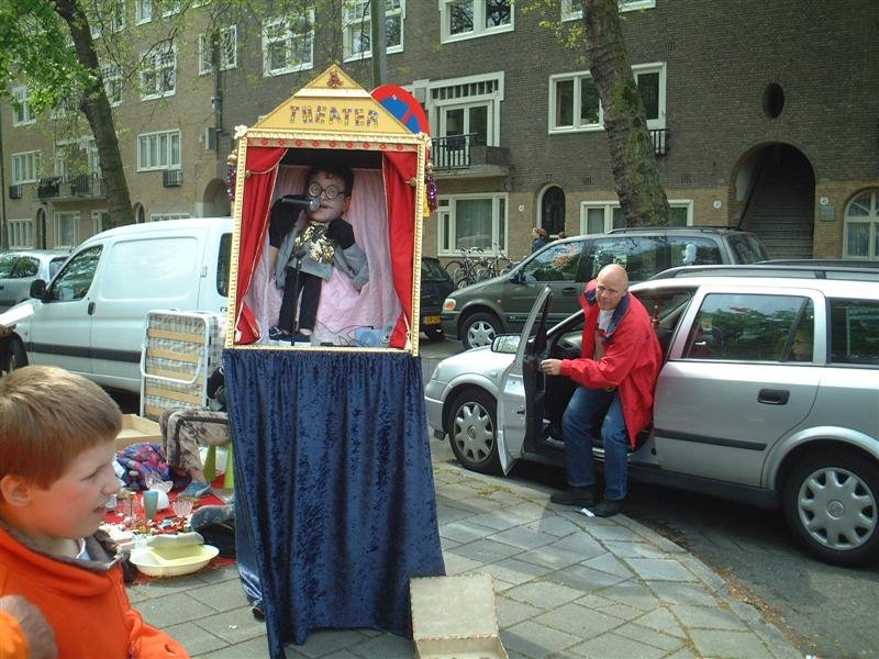 KONINGINNENDAG A'DAM (Theo) Holland (N’a pas été photographier par moi-même) by TRUC VERT Yvonne