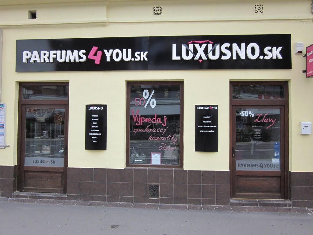 20110703 PARFUMS4YOU.sk a LUXUSNO.sk v Nitre na Štefánikovej triede by cityphotographs