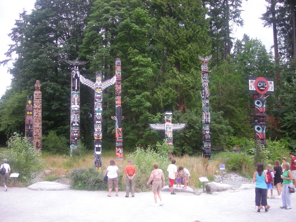 Totem Poles in Stanley Park by Ynysforgan_Jack