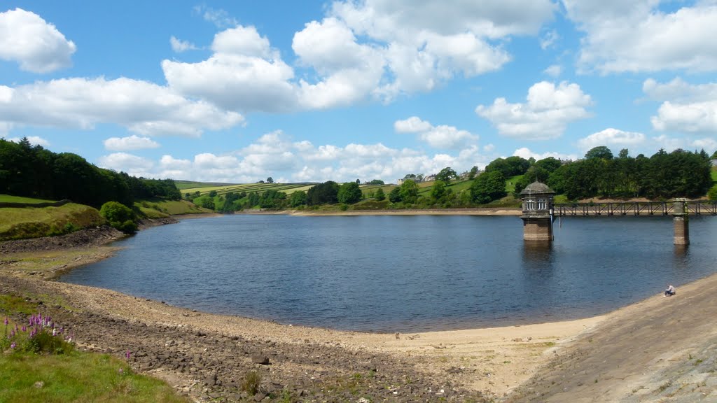 Lower Laithe Reservoir by TerryHD2