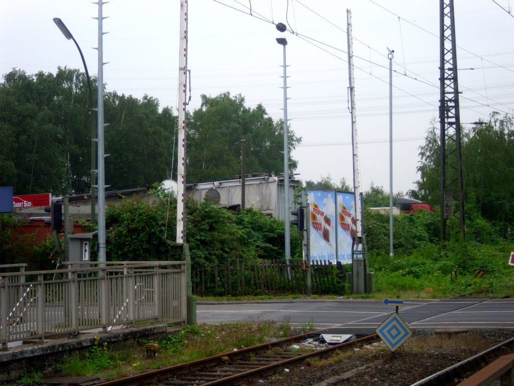 Recklinghausen Süd Bahnhof 10 Bahnübergang by Juski