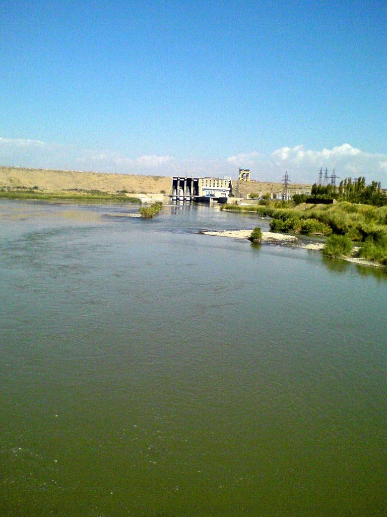 Aras Dam Reservoir by Ardabili