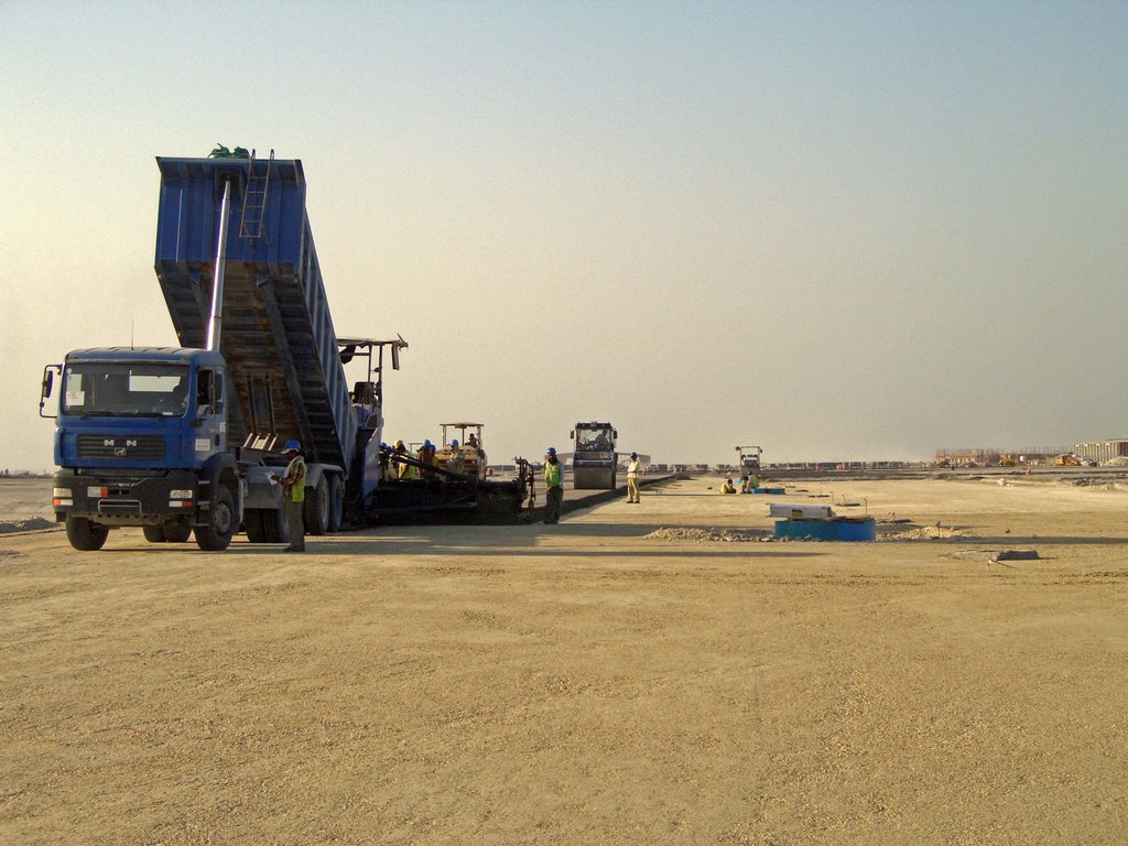 CBM 1st layer paving Ch2000 o/s275, Hidd Port 24Oct2007 by hiddport