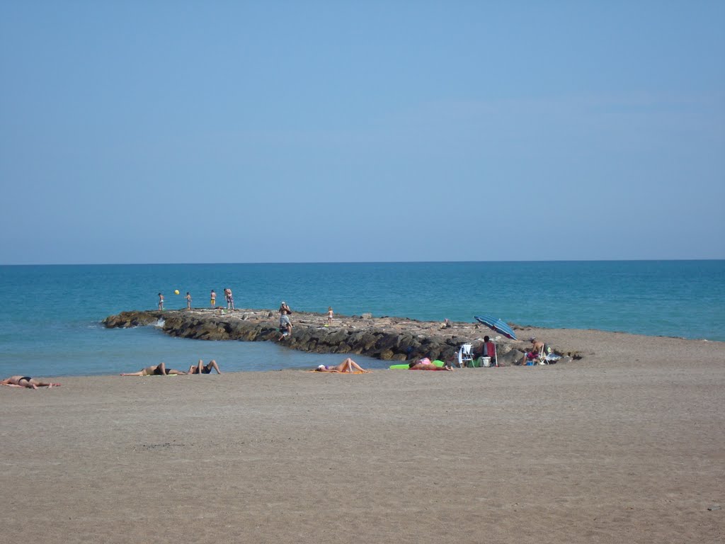 Espigón playa sur de Benicasim, Castellón, Playas de la Comunidad Valenciana by Juan Emilio Prades Bel