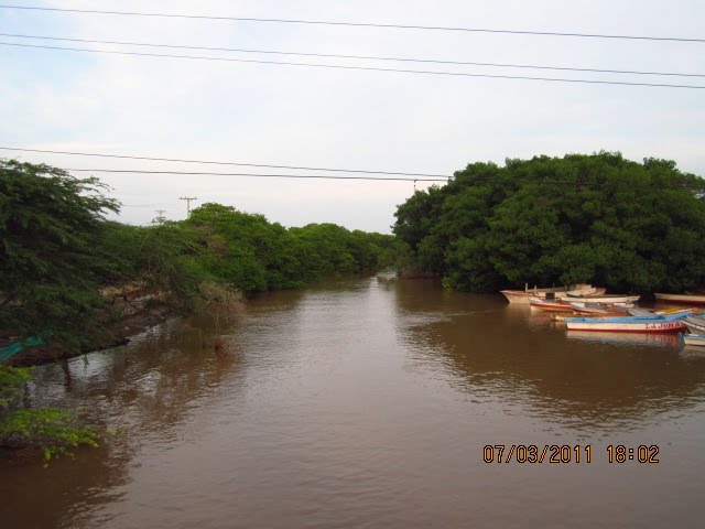 Río Ranchería, desde el puente by Carlos A. Revelo Risueño