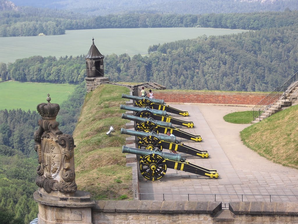 Kanonen auf der Festung Königstein by Sonnimaus