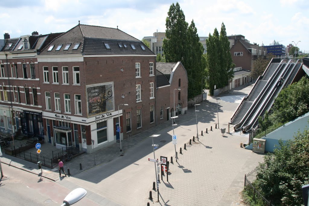 Nieuwe Marktstraat met roltrappen, Nijmegen. by Carl030nl