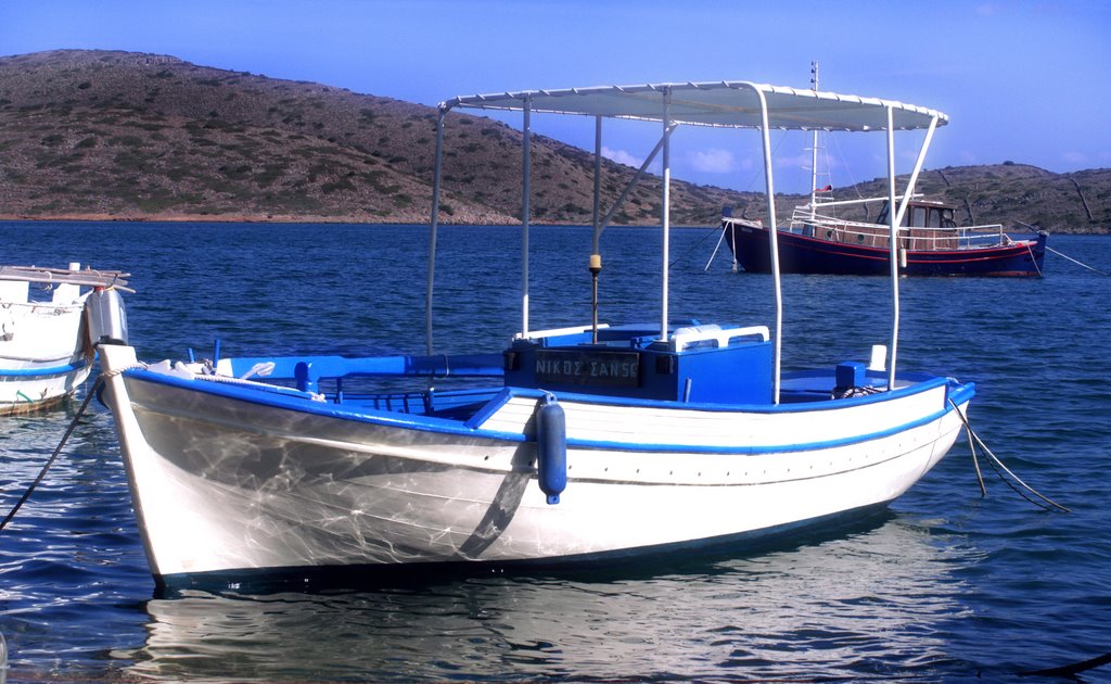 Fisherman boat by Giorgos L