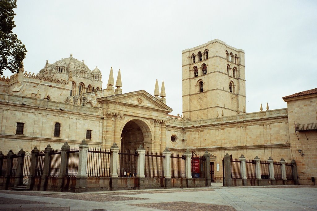 Catedral de Zamora by Enrique Fernandez Ma…