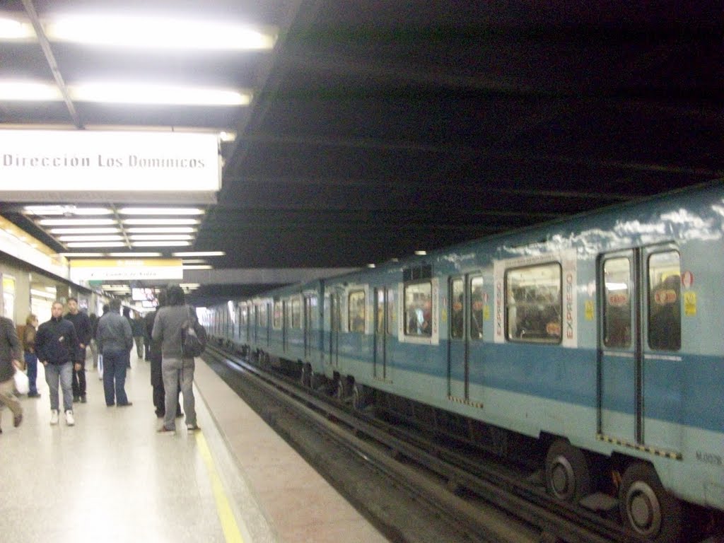 Estación Los Héroes. Santiago de Chile (estación común) by Ignacio Paredes