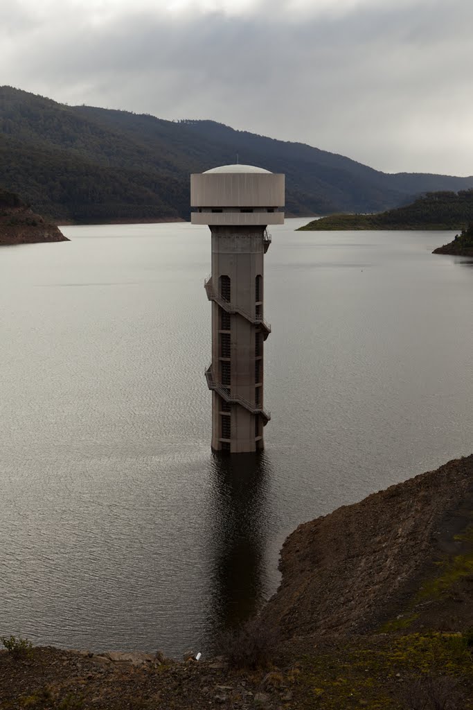 Thompson Dam Tower - 07/07/2011 by Barry_Johnston