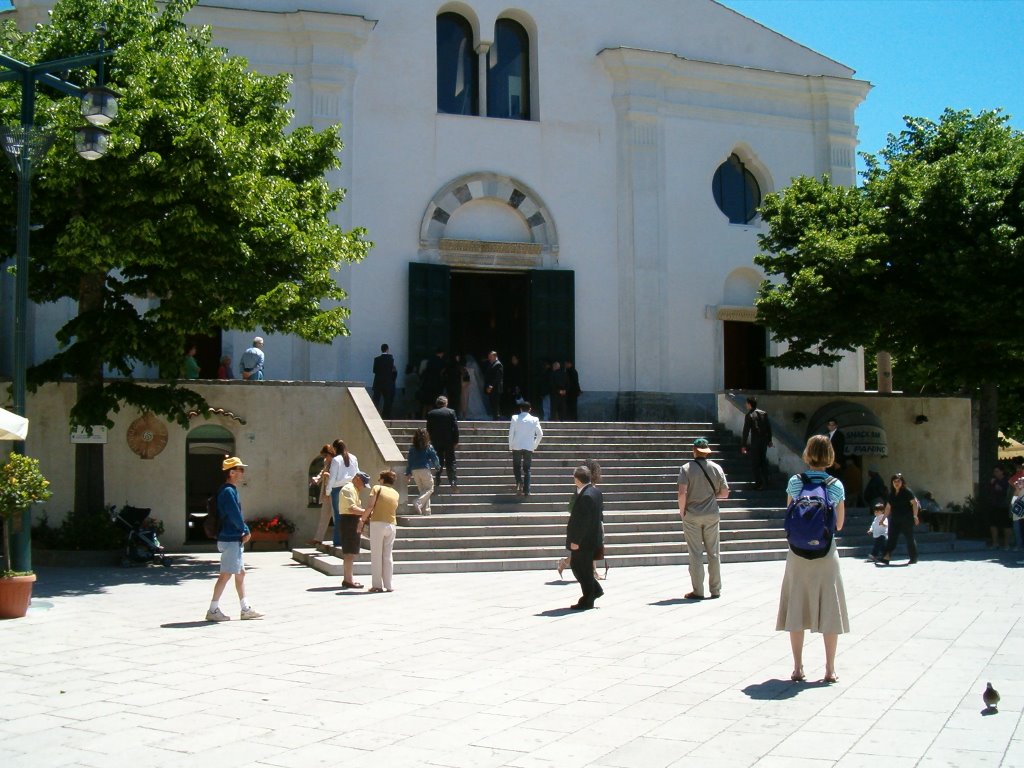 Basilica in Ravello by Kim Mejnoe