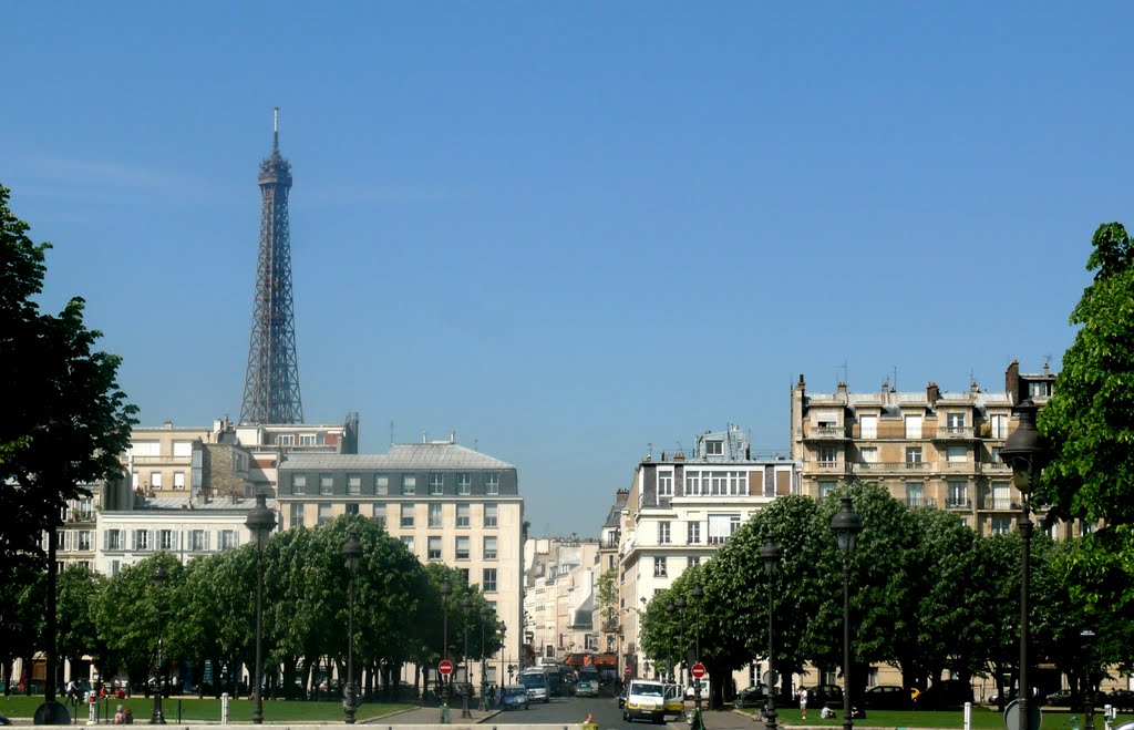 France,Paris,Tour Eiffel from Rue du Theatre by Michael  D