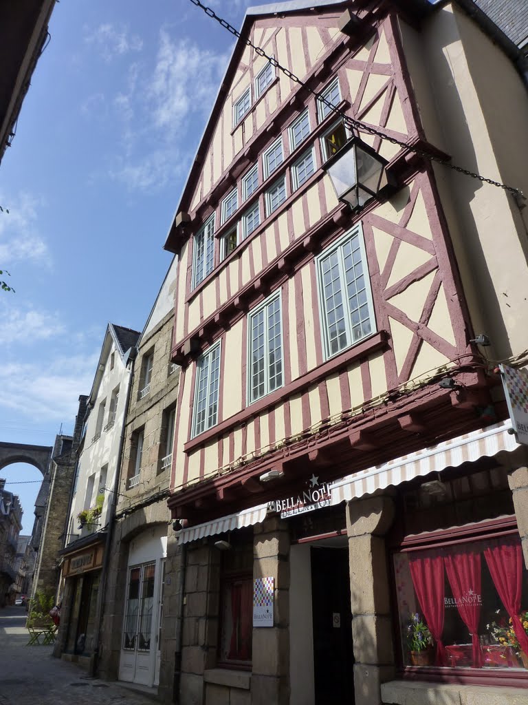 Morlaix,hotel ancien by voigtlander,jp.pourcines