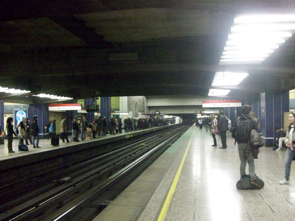 Estación Los Héroes. Santiago de Chile by Ignacio Paredes