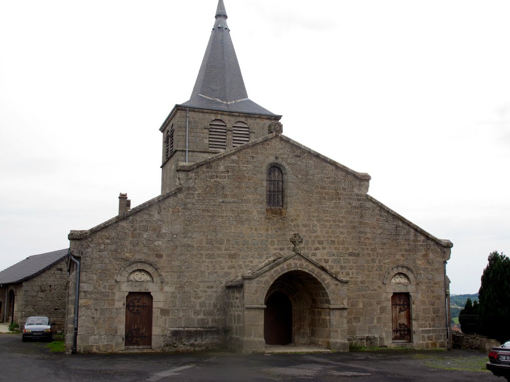 Saint-Jeures, l'Eglise sur le Chemin de St Régis GR 65/GR 430 by nicolethiemonge