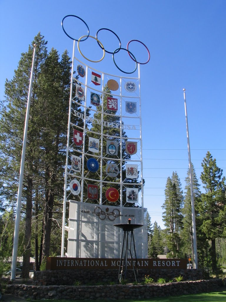 Olympic Rings, Squaw Valleyn by Josh McNeal