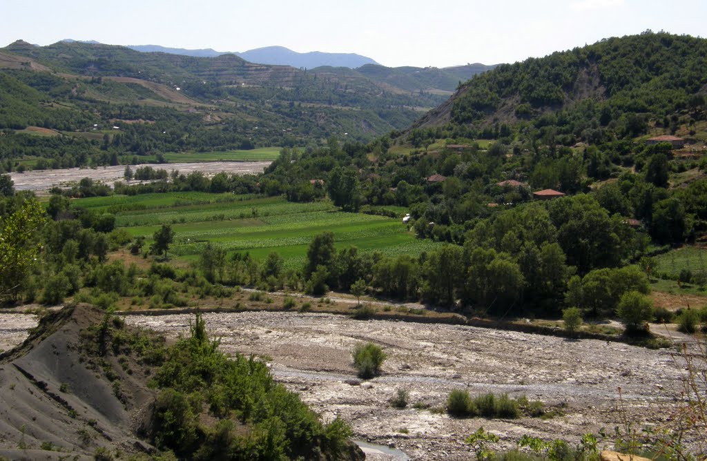 Albania - Gramsh: Bardhan... by Giorgos Rodinos