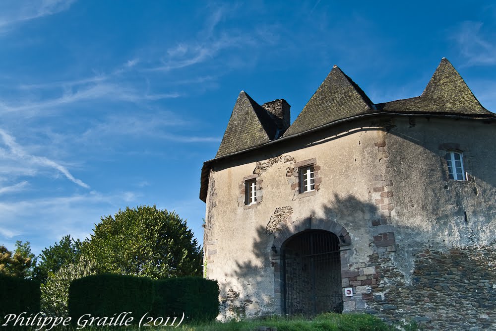 Comborn (Corrèze) - Chateau by Philippe GRAILLE