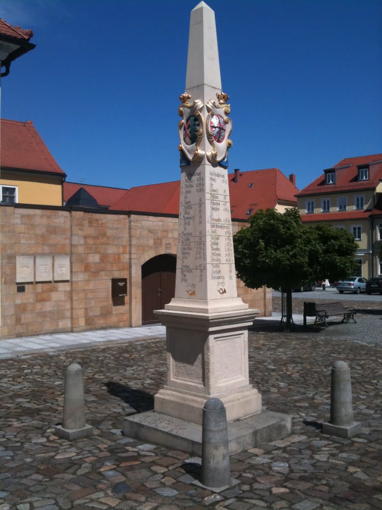 Postsäule in Neustadt by Bettmän