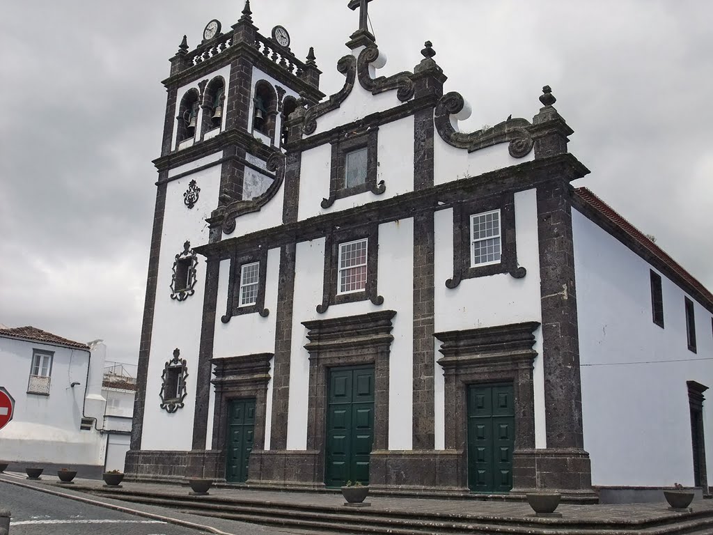 Lagoa, Sao Miquel by Victor Cespón