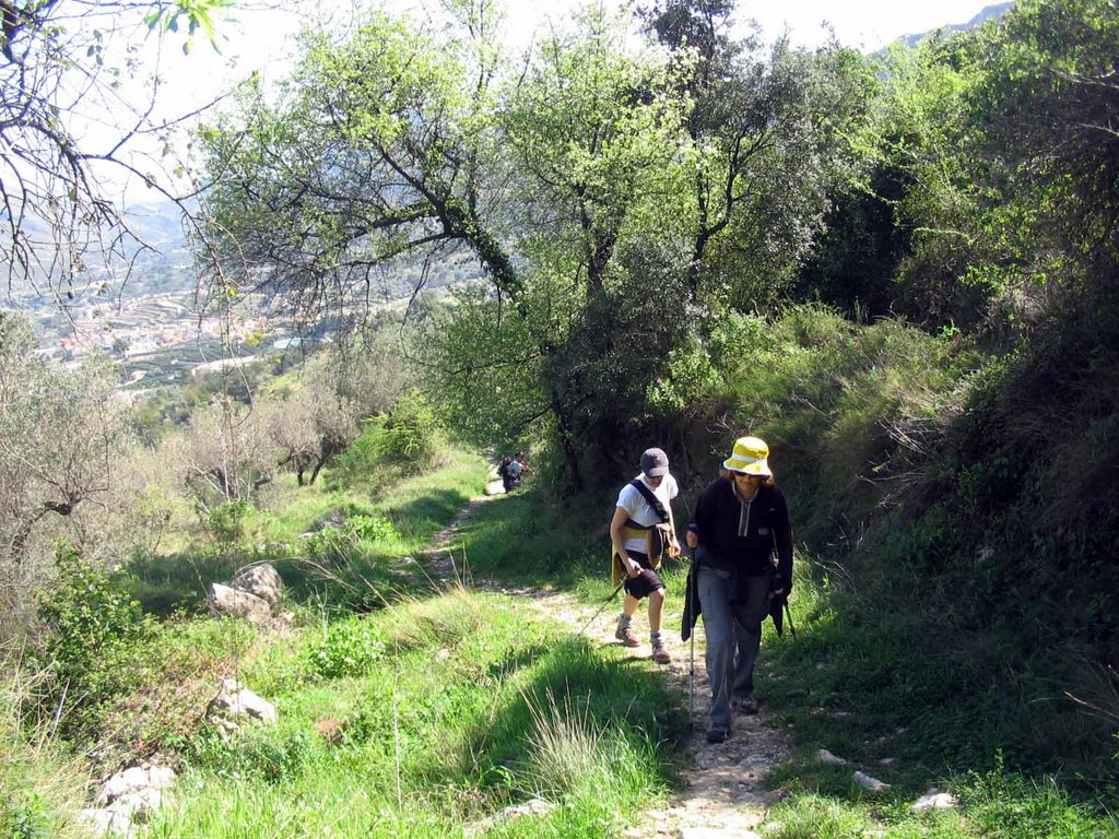 2006_03_25 senderistas en Sierra de Foradà_Vall de Galinera by francisco senderos