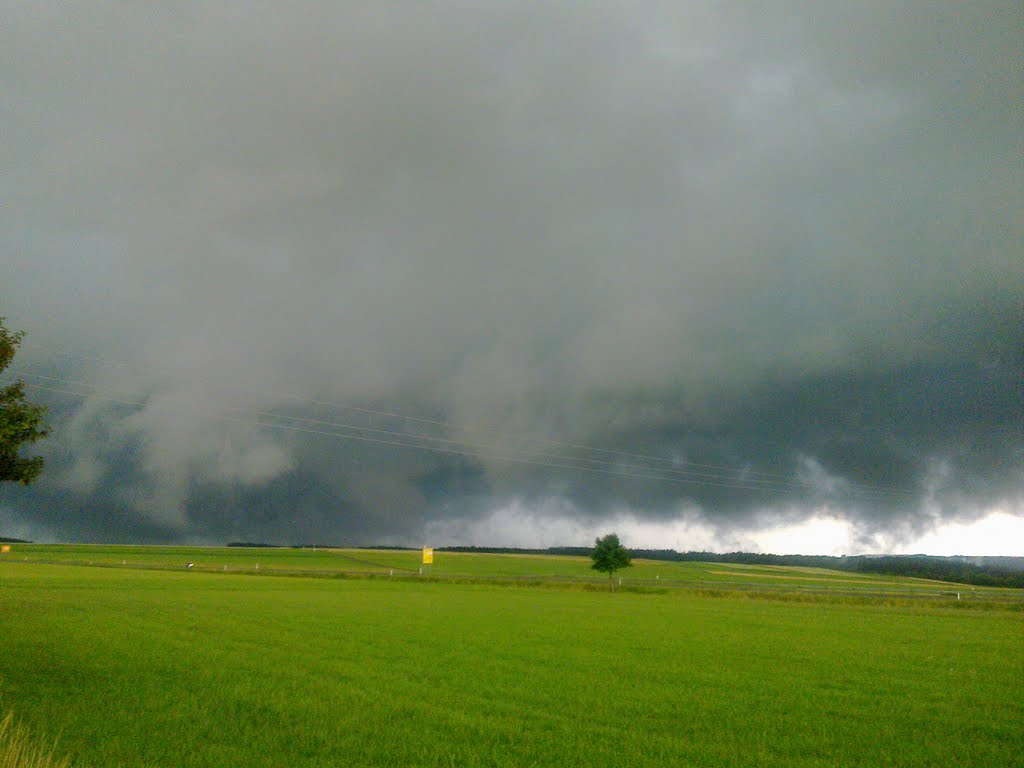 Gewitter zwischen Benzingen und Winterlingen 4 09.07.2011 by CHeidingsfelder