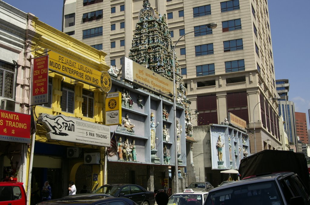 Kuala Lumpur Hindu Temple by Ronald Weilers