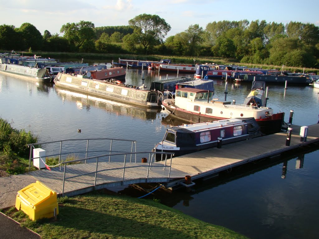 Borrow Upon Soar, Pillings Lock Marina by mMircea