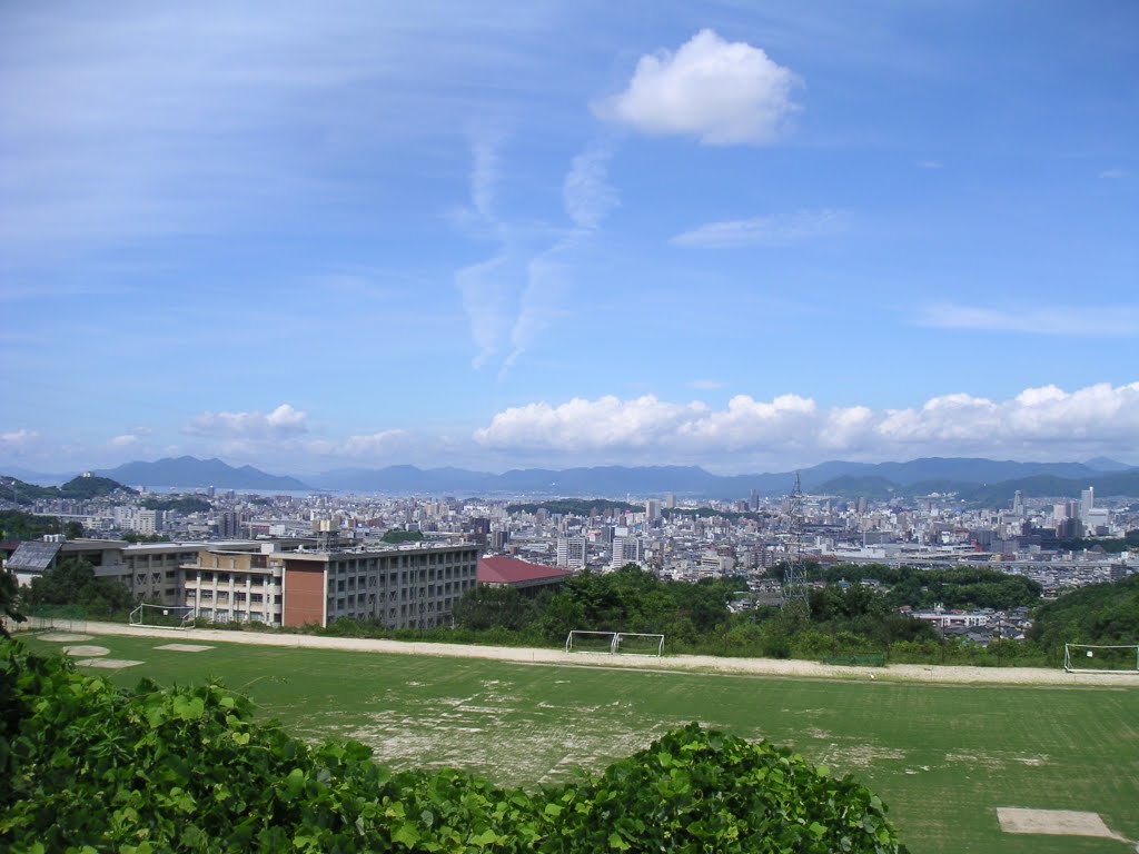 広島県府中町揚倉山健康運動公園より広島市内をのぞむ by skybjn