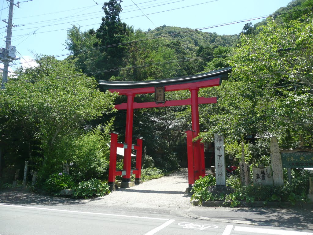 Inashimo shrine（伊那下神社） by konigan