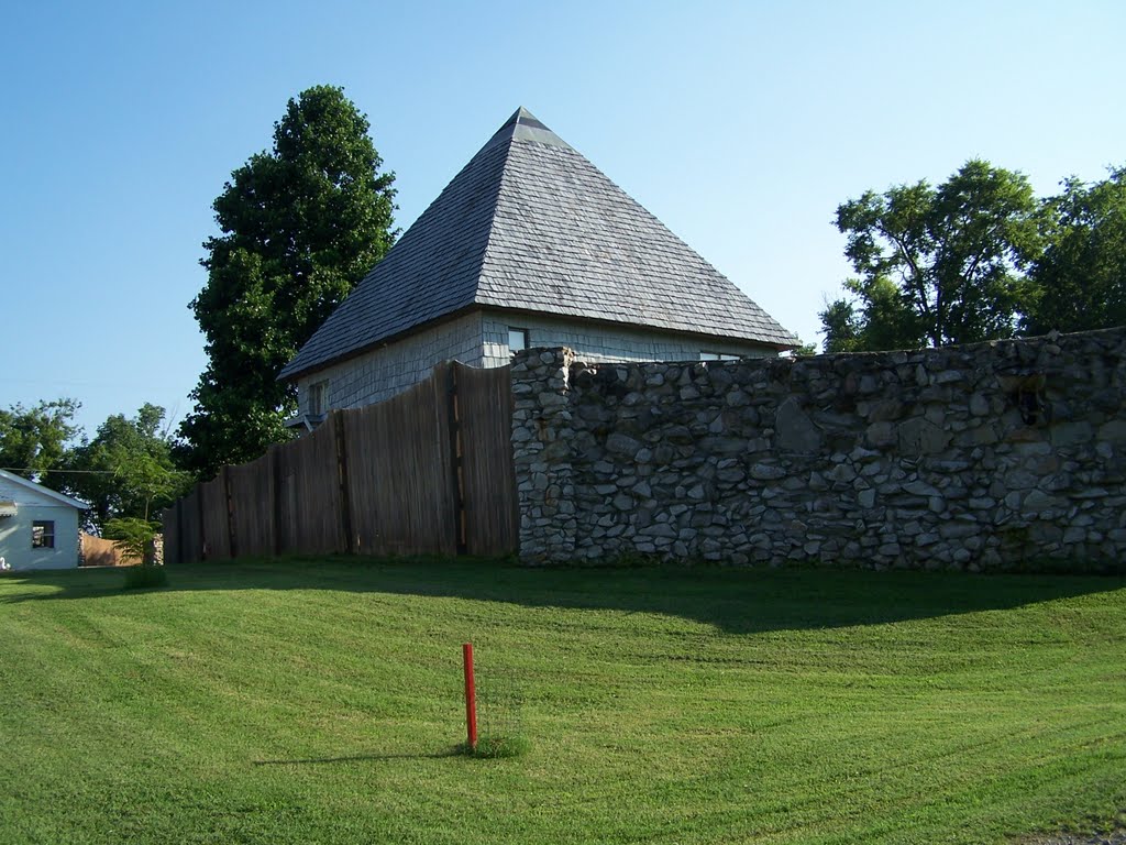 Illinois...Cave-In-Rock...Pyramid House And Stone Wall......(1622394350) by 1622394350