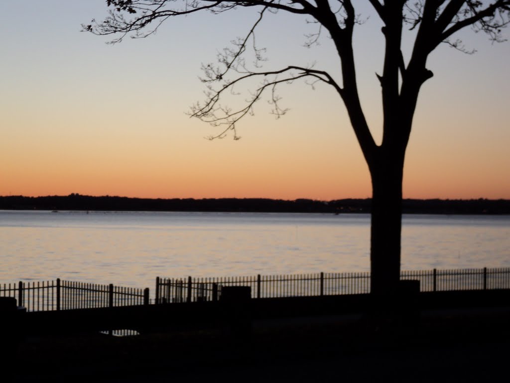 Seawall at Sunset by Thontose