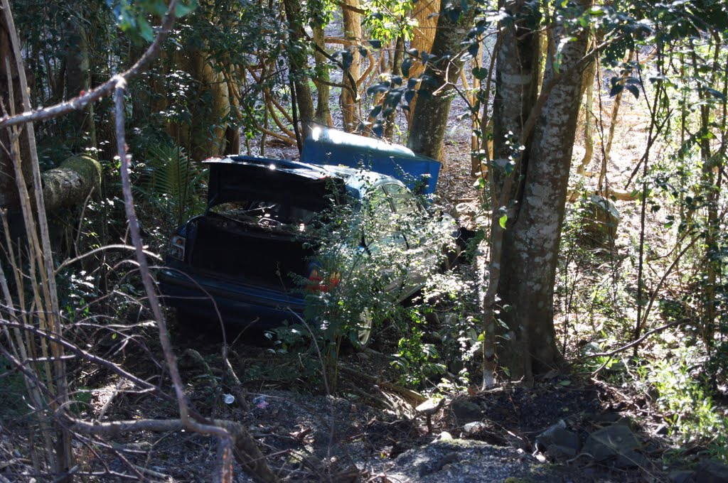 Crashed Car off Tintenbar Road by robsonap