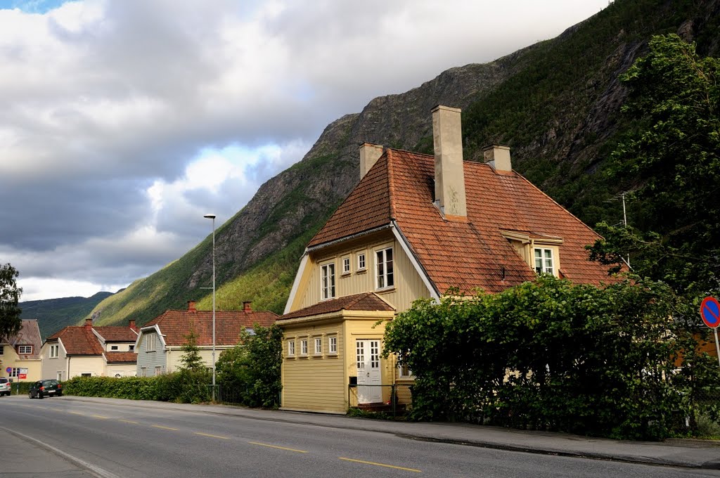 Rjukan by Piotr Hornung