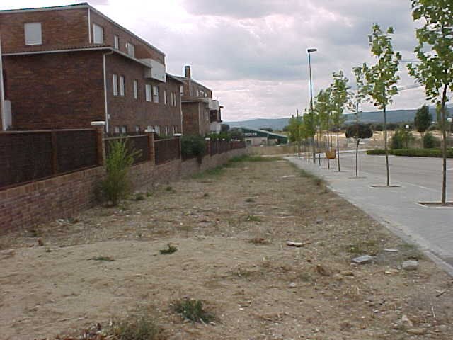 Hípica al fondo, Calle Chile, pisos de Las Rozas by Narad bhai